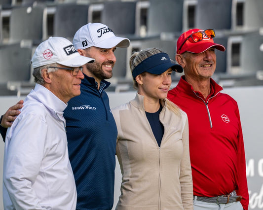 Vanessa Zemp mit Lukas Eisner von Swiss Golf, Jean-Marc Wallach und Nicolai von Dellingshausen beim Omega European Masters 2026 in Crans-Montana